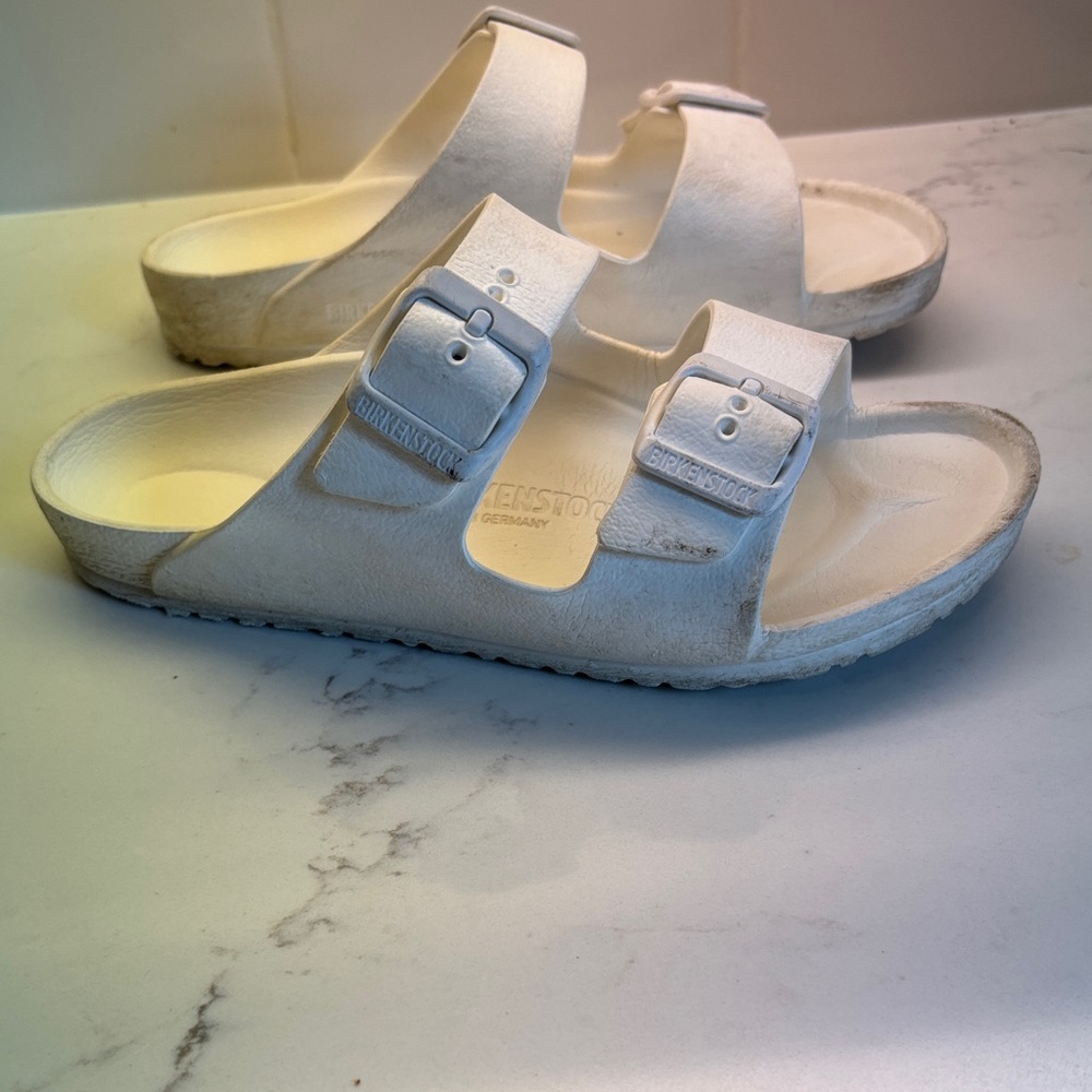 Birkenstock Kids White Arizona EVA Sandals size 2 Waterproof